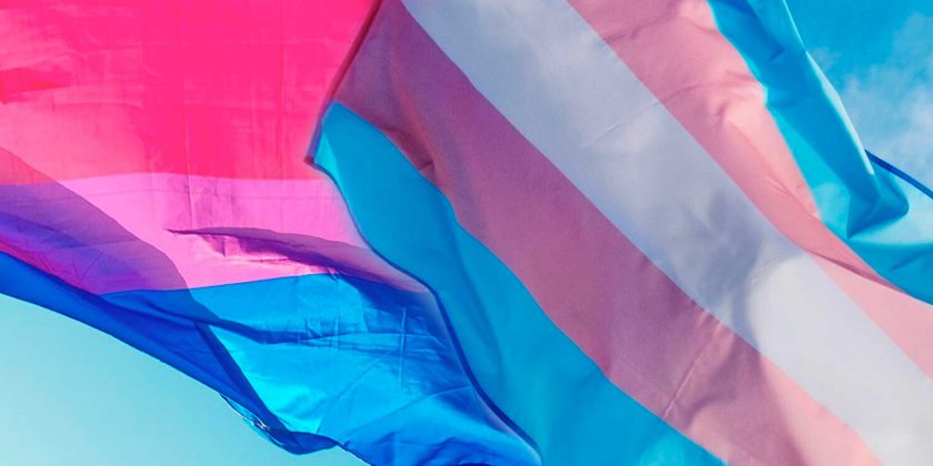 Denuncian a un grupo de menores por incitar a dar una paliza a otro por ser trans y bisexual